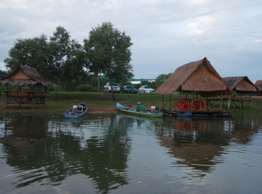 บรรยากาศบริเวณที่ออกเรือครับ  :cheer: :cheer: :cheer: :cheer: :cheer: :cheer: :cheer: :cheer: :cheer