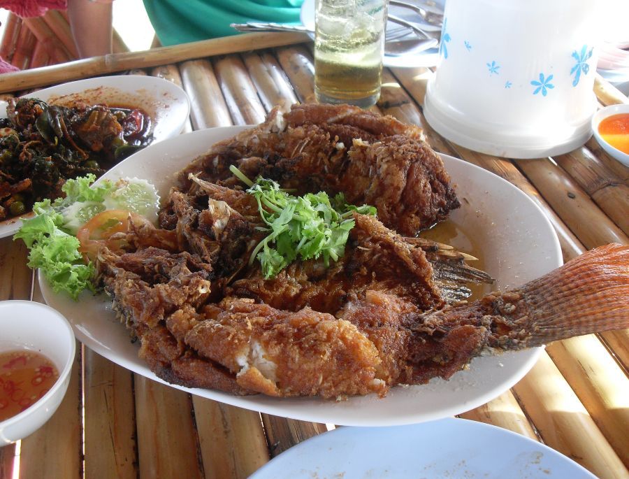 กับข้าวที่นี่อร่อยมากครับน้าๆ  โดนเฉพาะเมนูนี้ครับ :cheer: :cheer: :cheer: :cheer: :cheer: :umh: :um