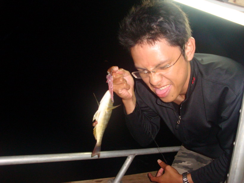 ถึงปลาจะเล็กแต่สะใจไว้ก่อน ชิมิ!!!!

 :laughing: :laughing: :laughing: