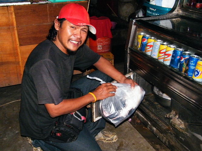 เข้าตุ้เย้นด่วนครับ ตัวนี้  ปลาตายยยยยยยยยยยยยยยยยยยยยย  :grin:

เตรียมรองรับ น้าบอยที่มาจากสงขลาเ