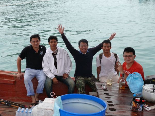 เก็บของเตรียมพร้อมขึ้นฝั่ง
กับความสำเร็จในครั้งนี้กับทีมงาน