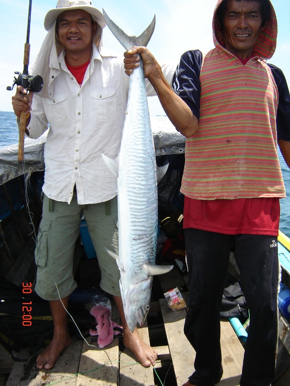 ลงเรือเล็กก็ได้อินทรีที่เกาะมุกด์ จ.ตรัง