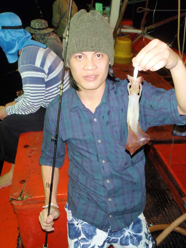 เว้นช่วงดูหมึกกันต่อ :smile: :grin: :smile:

จับโยดีจิงๆๆ