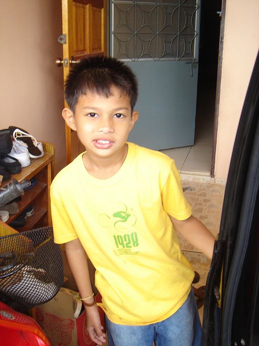แน๊  แน๊   มีภาพลูกชายด้วยนิ  อิอิ :love: :love: :love: :love: :cool: :cool: :cool: