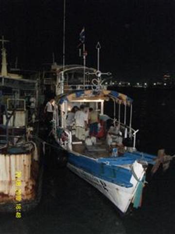 ถึงเรือที่จะลงแล้วครับขนของกันเร็วๆจะได้ไปกัน