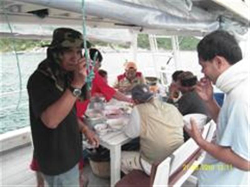 มื้อกลางวันหิวกันทั้งเรือ :umh: :umh: :umh: :umh: :umh: :umh: