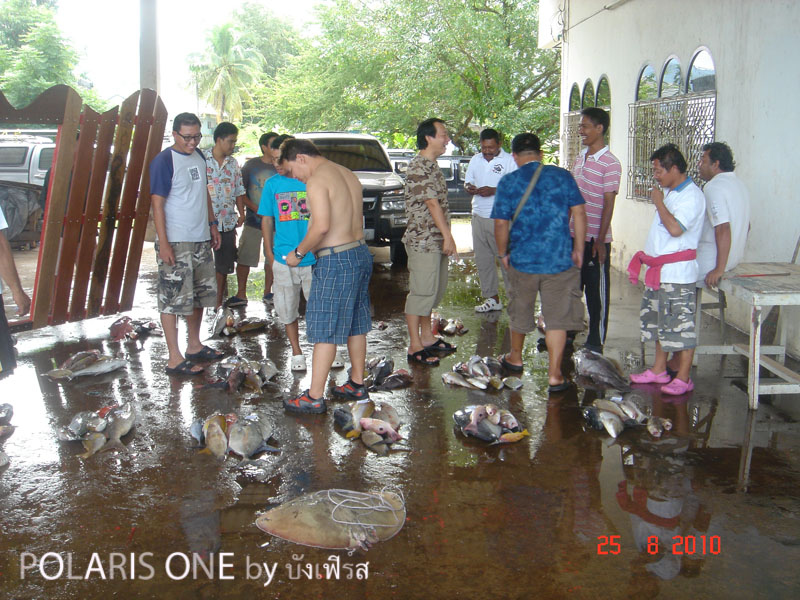 รูปในกล้องผมหมดแล้วครับ :kiss: :kiss: :kiss:
ทร