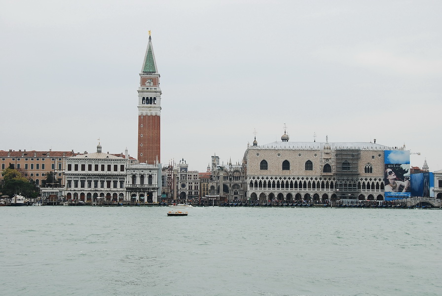 

                             เวนิส (อังกฤษ: Venice) หรือ เวเนเซีย (อิตาลี: Venezia) เป็นเมืองหลว
