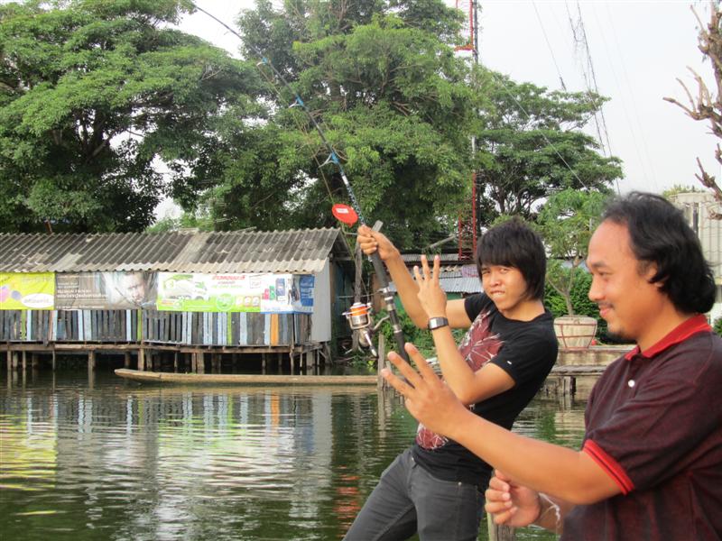 แต่ 2 คนเนี่ยะ ม่ะได้เรื่อง 555555  :laughing: :laughing: :laughing: :laughing: