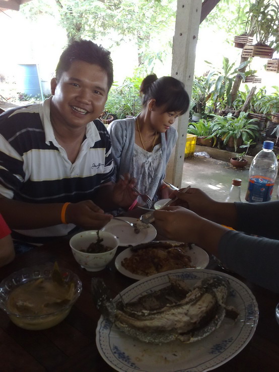 เห็นน้องมีความสุขเราก็ดีใจ