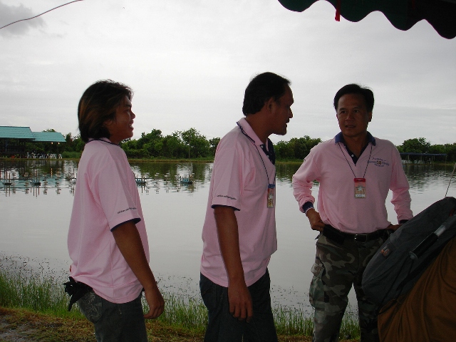 ชุดคณะทำงาน เสื้อสีชมพู