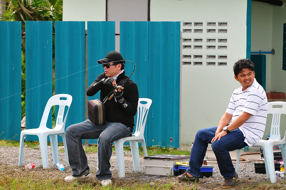 ช่วงสนทนา




บี-------------------------- เอ้ยยยยย  เพ่ต้อย  ผมตีไม่ค่อยกินเลย  ทำไงดีอ่ะ


