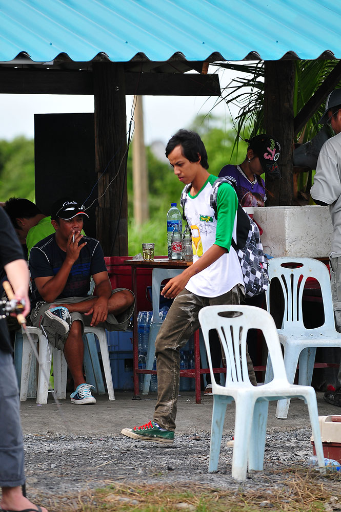 น้าบอม วันนี้ เอาเหยื่อ ตัวใหม่ มาแจกกันถึงบ่อ แต่ไม่กล้าแข่ง   กลัวได้  555555555+ :laughing: :grin