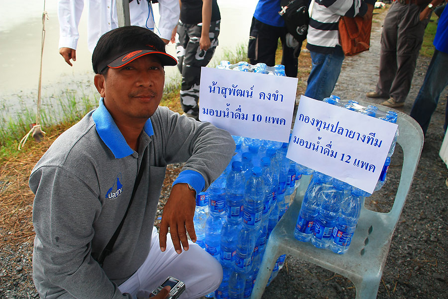 ขอยืมอีกรูปนะคร๊าบ น้ามาด (หล่อดี อิอิ)  :cool: :cool: :cool: :cool: :cool: :laughing: :laughing: :l