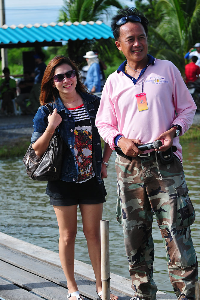 นั่น  ไม่มี แบ่ง  ให้เราถ่ายบ้างเลย  :laughing: :laughing: :laughing: :laughing: