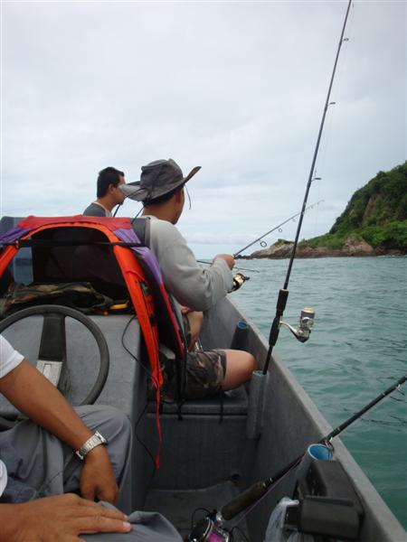 สวัสดีครับ
น้า [b]pinkyy_fishing9[/b]
น้า [b]J-Like[/b]



จอดเรือได้ที่ก็เริ่มงานกันเลย  วันน