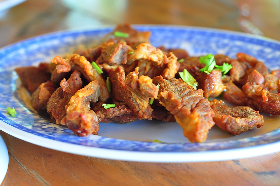 และก็หมูแดดเดียวอีกจาน แค่นี้ก็คงพ