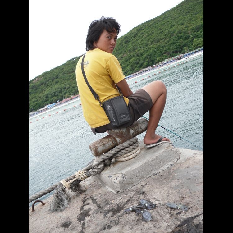 น้องคนนี้  ผมยกให้เป็นเซียนตกหมึกเลยครับ

   น้อง 3  ส่วนผม 1

 :laughing: :laughing: :laughing: