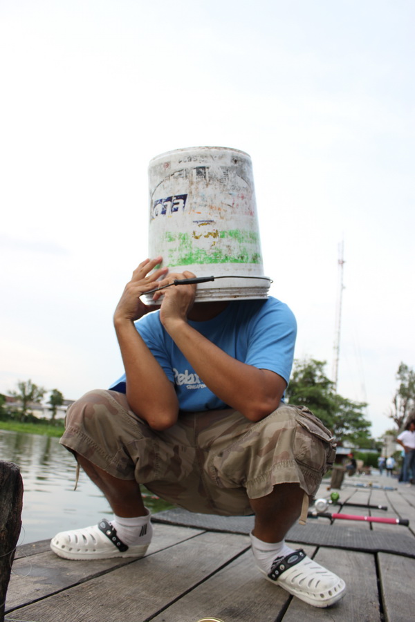 ส่วนหมายเลข 5 นี่นะ..ตกปลาก็ไม่ดี..แต่ว่ามีดีที่ปาก.. :cool:

แล้วก็ขอเชิญแก๊งค์หน้าลื่นออกมาแนะนำ