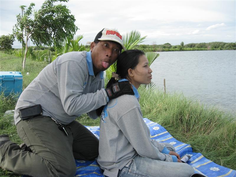 เห็นแม๊ะ คนรักกัน อ่ะ เอิ๊ก ๆ ๆ ๆ ๆ ๆ ๆ ๆ   :laughing: :laughing: :laughing: :laughing: :laughing: