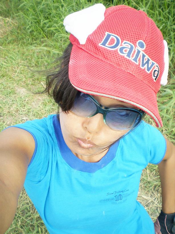 ภาพนี้ชื่อภาพ.....................ช่างกล้า  เนาะ ...................  :laughing: :laughing: :laughin