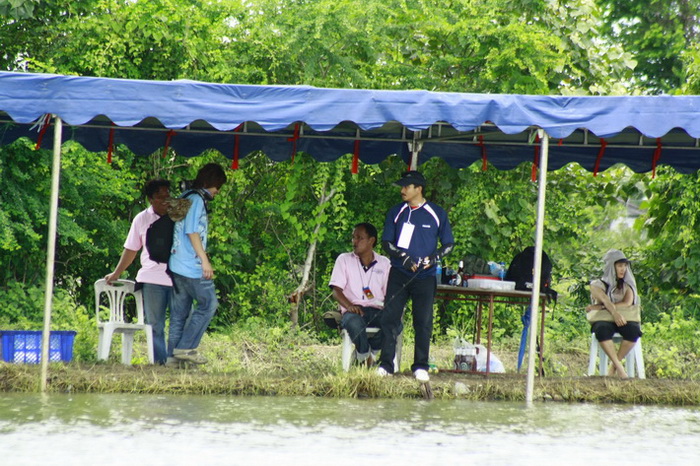 คุณโย่ง ทีมงานเด็กนนท์ ที่มาช่วยงา