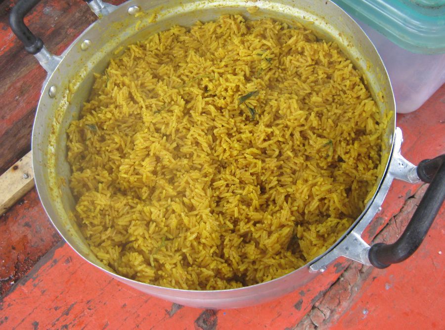 ข้าวหมกไก่ทอดครับเมนูนี้แหละสุดยอดผมชอบสุดๆ(ขอบอก) :love: :love: :love: :love: :love: :love: :love: 