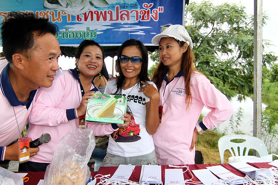  ขอขอบคุณขนมอร่อยๆ  และน้ำพริกอร่อยมาก ขอขอบคุณมากนะคะ