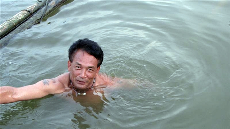  [b]เพื่อความชัวร์...น้าจีลงไปเหน็บตรี