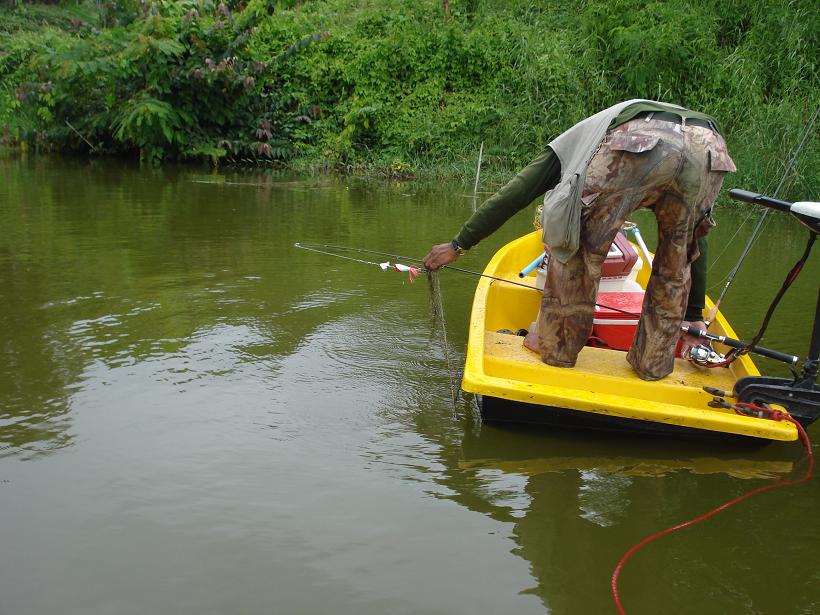 เอียงอีกแล้ว...ลุง....น้ำจะเข้าเรืออีกแล้ววววววว :laughing: :grin: