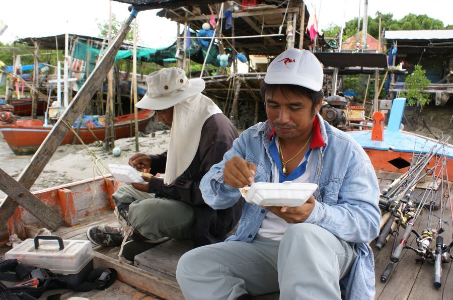กองทัพเดินด้วย... :grin: :grin: