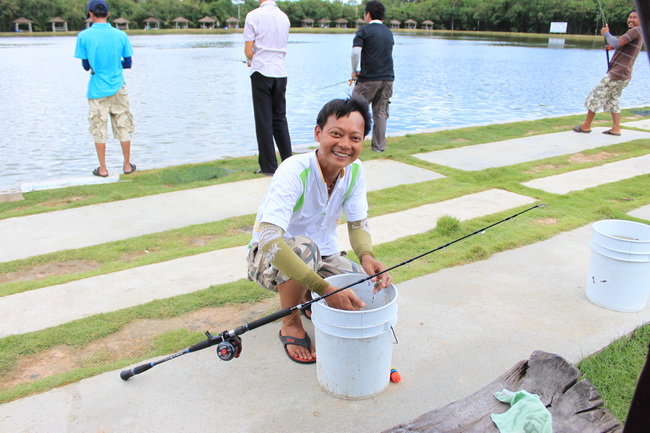 กลับมาที่ บึงสาธิต กันต่อเลยครับ

น้านกเหงาปั่นรำ :kiss: