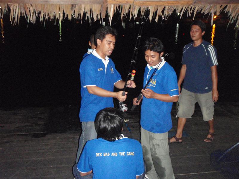 บรรยากาศแบบนี้..ชอบมากเลย.. :cheer:

สวัสดีครับ..น้านัท..น้าวิทย์..น้าป้อม..น้าเต่า.. :cheer:
