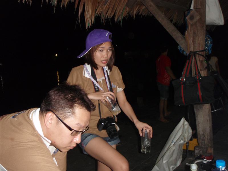 ตากล้องหน้าลื่น...เมาตลอดเวลา.. :laughing: