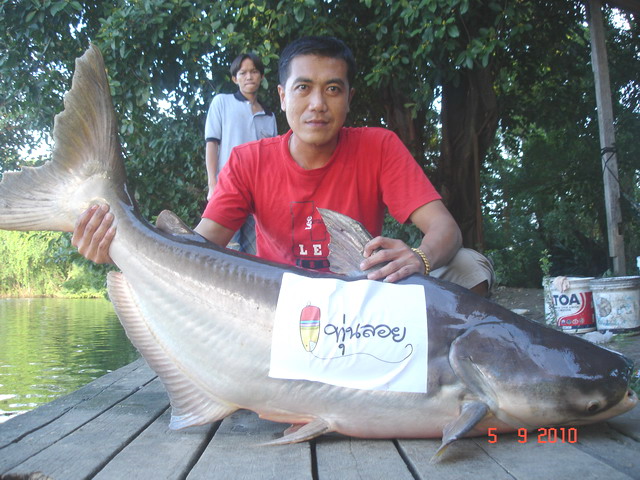 พวกเราชาว ทุ่นลอยทีมขอขอบคุณ  พี่ศักดิ์ และ พี่สิทธิ์ บ่อเงาน้ำ และ SIAM FISHING และน้าๆที่มาเชียร์แ