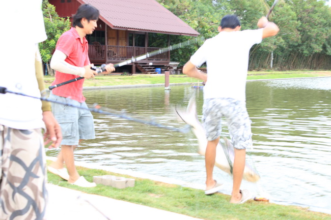 อันปลาเร็วดี   เริ่มโหดแล้ว..... :sick: น้าใหญ่เรา