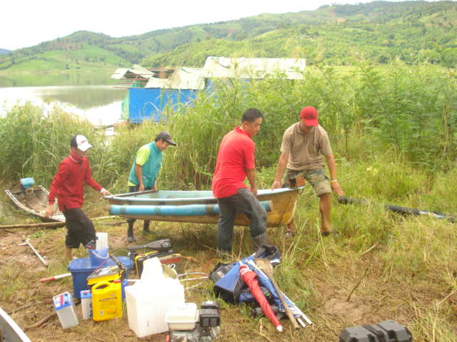 ตอนกลับฝนหยุดครับ แต่ดูสภาพทางลงเละเลยครับ :cheer: