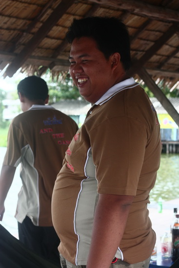  :blush: :blush: :blush:
xxl ไม่พอแหะ   เอาผ้าถุงมาตัดเป็นเสื้อเหอะ