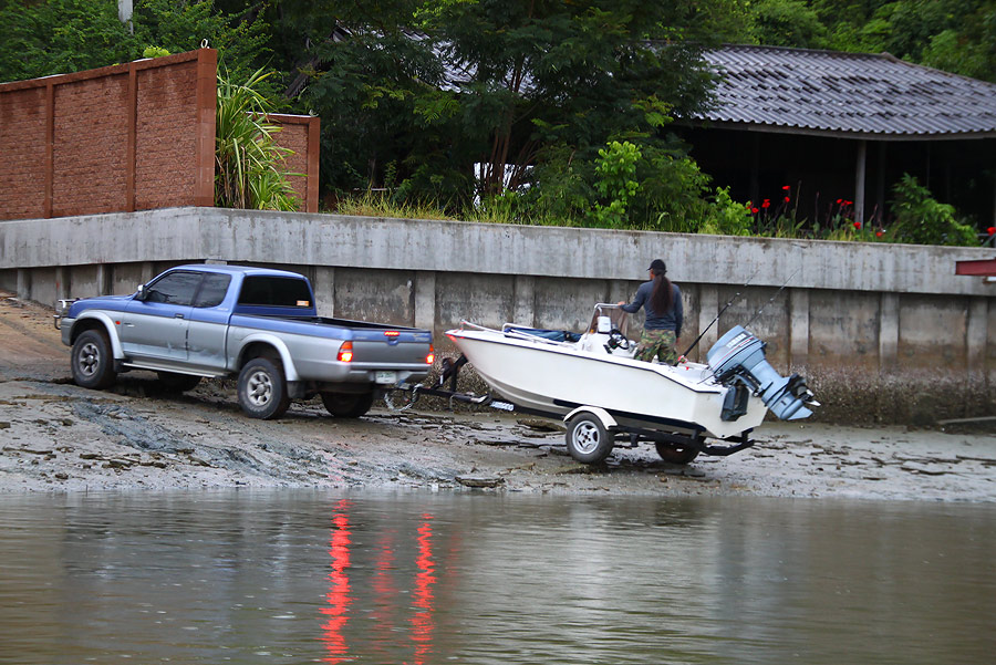 ป๋าอ๊อด300ยอด ชวนไปออกทะเล..
เอาเรือเร็วลำสวย ๆ ไปไล่เช็คปลาทะเลปราณกันซักหน่อย...

เช้าขึ้นก้อพา