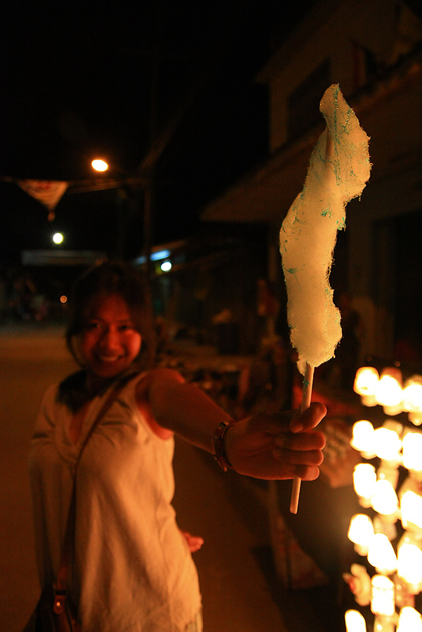 ป๊าดดดดดดดดดดด.....เจ้าติ๊ก  จะมาแบ่งสายไหมให้กิน  ดูดู๊  น้ำลายเยิ้มเลย
 :laughing: :laughing: :la