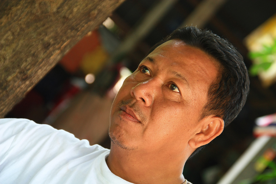 หล่อเกินไป....ชายป๋อม พระตะบอง
 :grin: :grin: