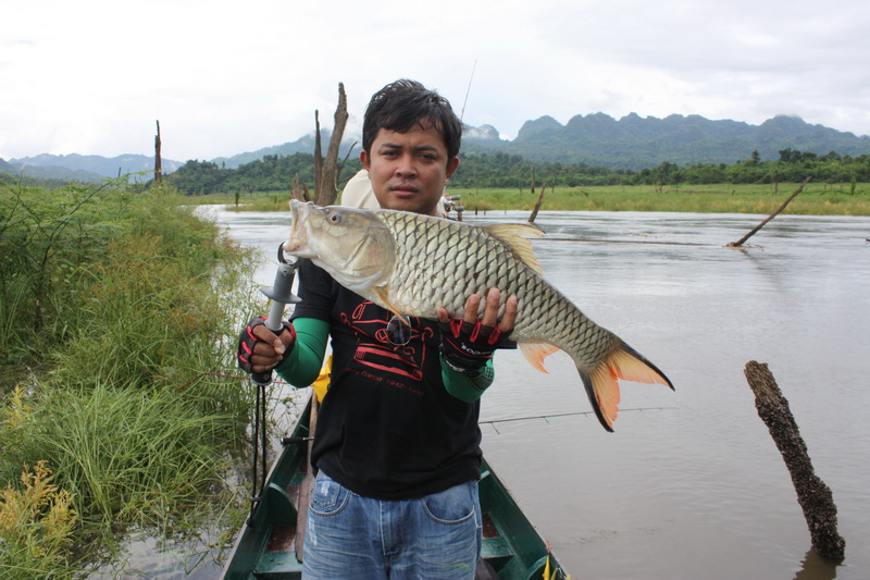 [center] [b]ไซด์ขนาดนี้  น้ำไหลแรงๆ  ตอเยอะโครตๆ  ขอบอกมันส์สุดๆ  เสียดายไกลบ้านไปหน่อย[/b][center]