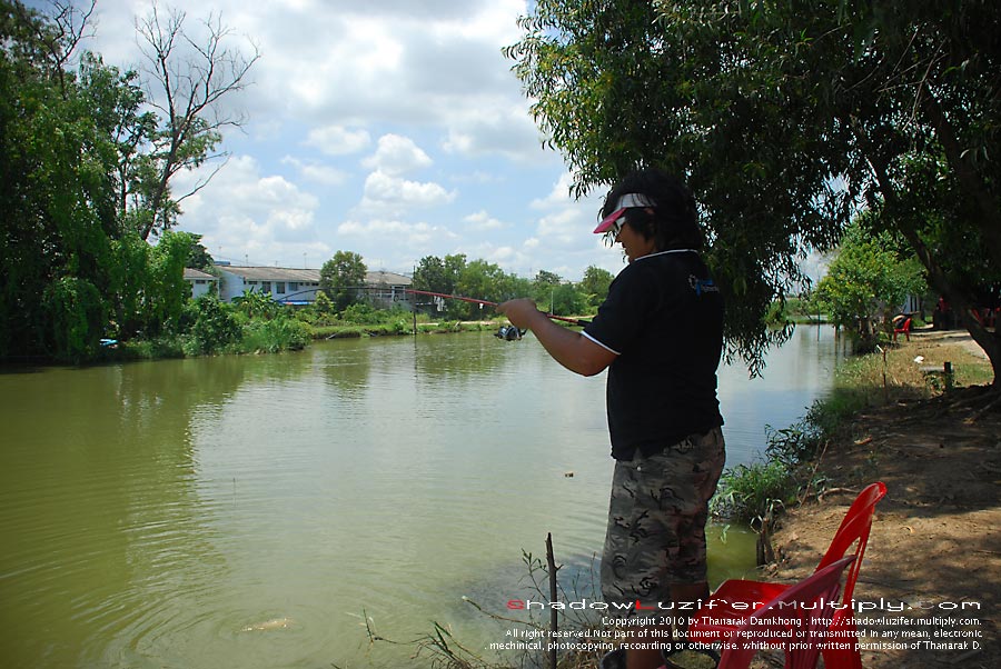 ช้อนกุ้งข้างตลิ่ง เกี่ยวเบ็ด เหน็บหนมปัง แป๊บเดียว โดนเลย  :grin: