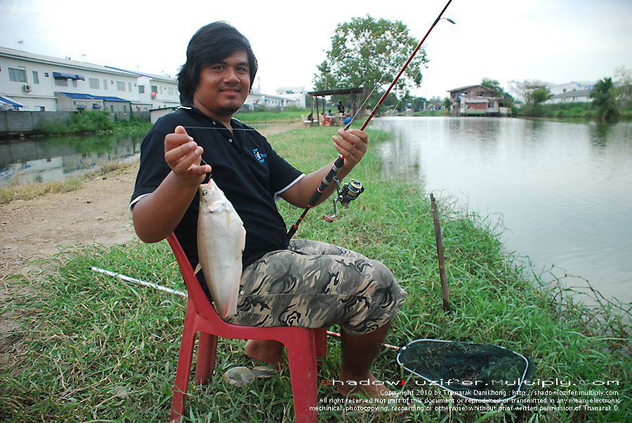 อีกตัวละ แต่ ผมไม่กินปลาสลาดอ่ะ เลยปล่อยหมดครับ  :grin: