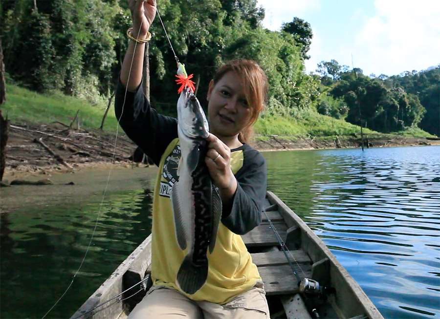 ดูดิภาพไม่ชัดเลย ได้ปลาแค่นี้เอง  :grin: