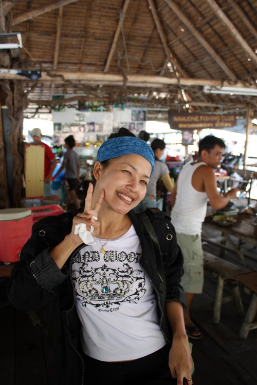 [center] [b]ลากันด้วยภาพนี้นะครับ  ผู้หญิง