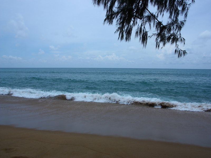  [b]ลองสังเกตุดูหาดทรายที่เปียกน้ำ ในระหว่างที่คลื่นลากลงจนสุด.. แนวที่เปียกจะมีระยะประมาณ3-6เมตร เม