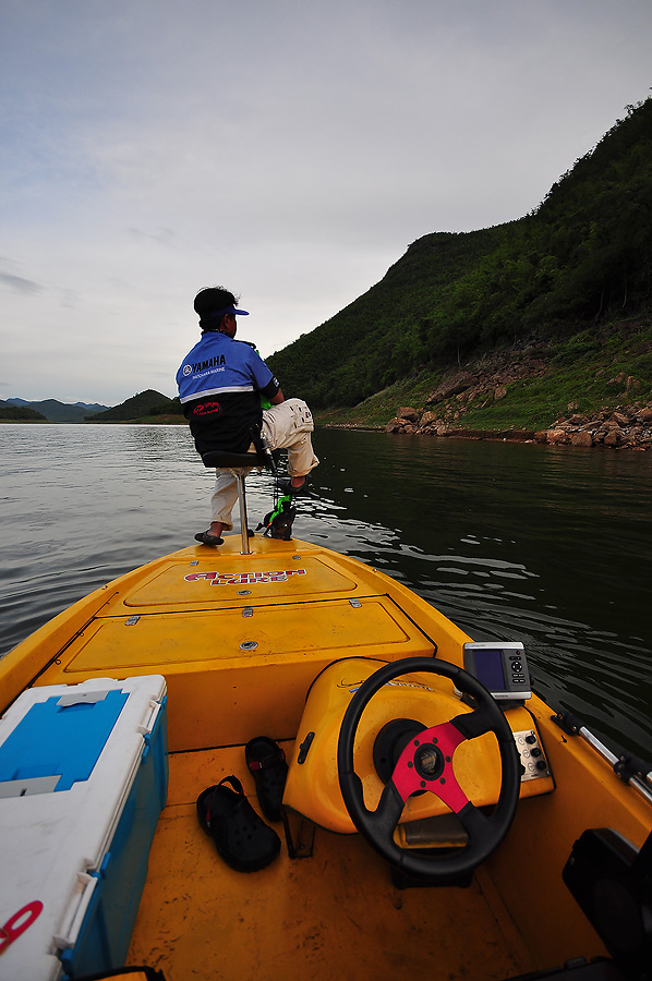 วิ่งเรือมาหน้าเขื่อนก่อนเลยเป็นอันดับแรก :grin:
ปกติต้องลงเรือคนเดียว นั่งน้ำลายบูดอยู่คนเดียวทั้งว
