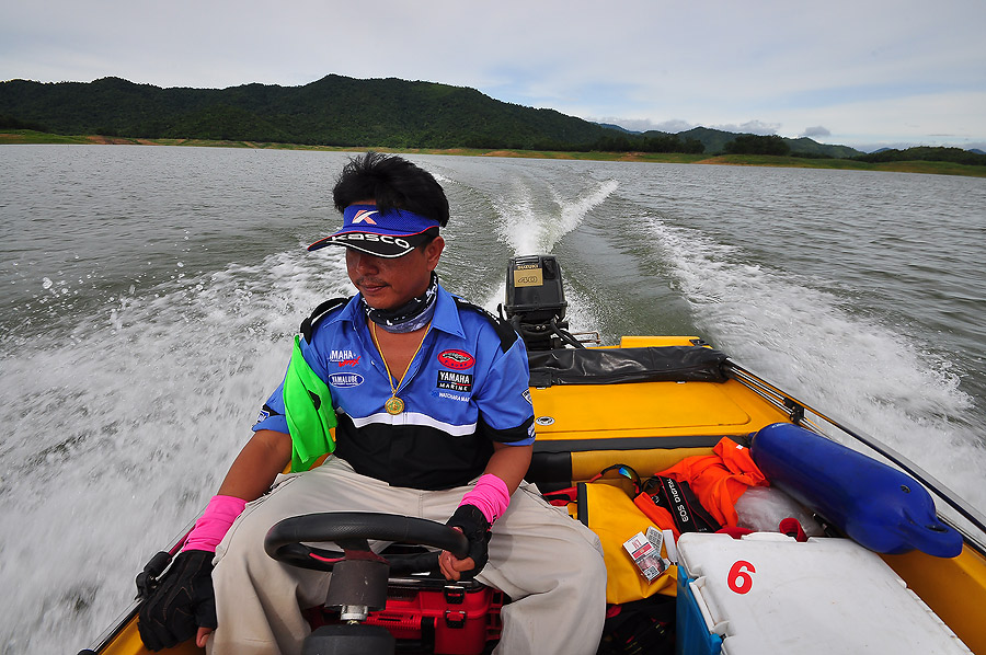 อยุ่ท้ายเขื่อน เจ้าต่ายอยู่หน้าเขื่อน วิ่งเรือกลับออกมาอย่างไว เพื่อจะได้ตีปลาต่อ :grin: :grin: :gri