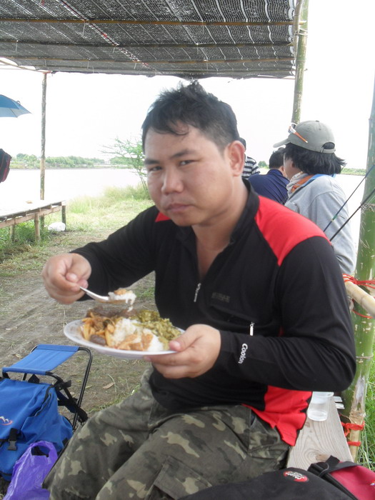 ทานข้าวก่อนนะครับ 
 :umh: